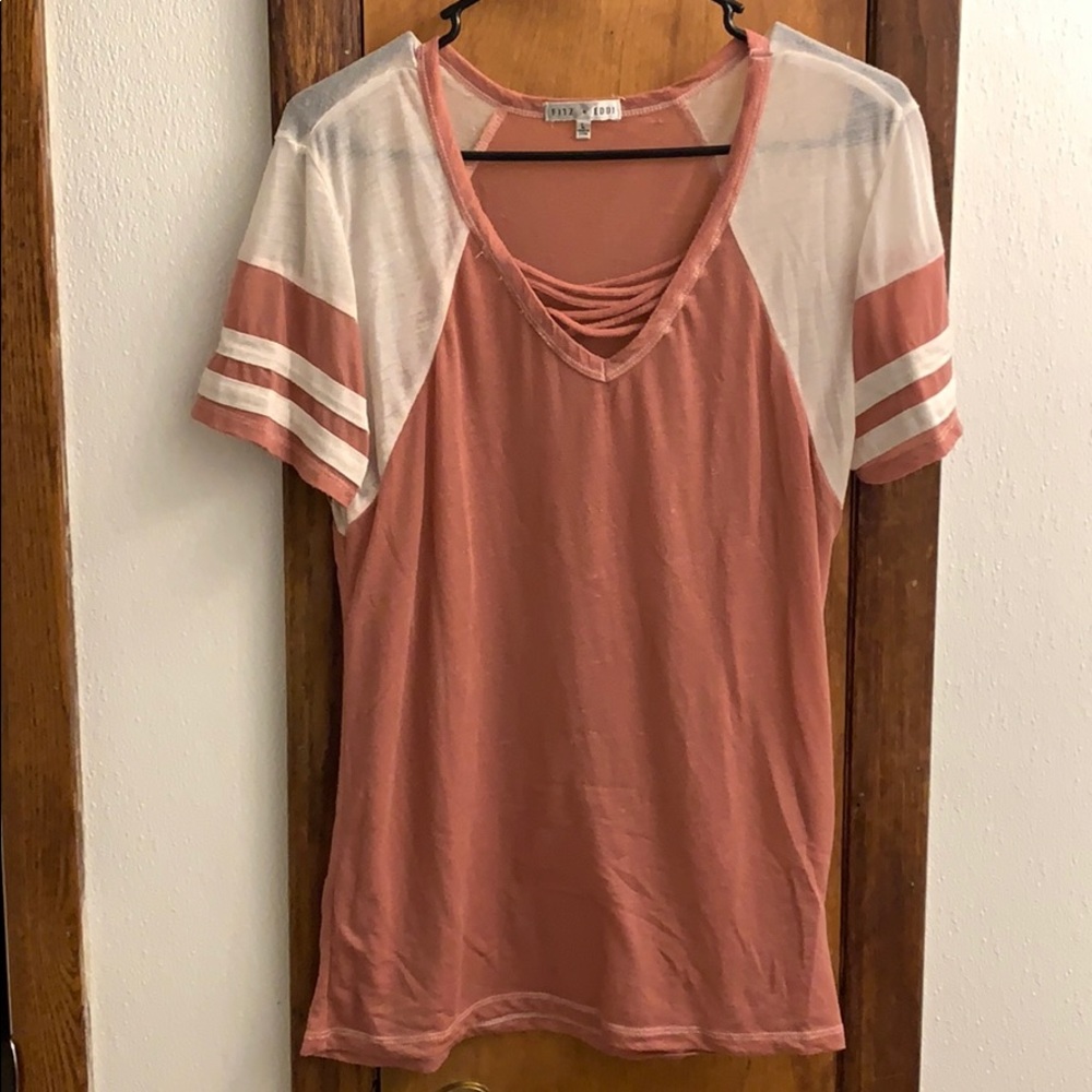 Buckle t shirt